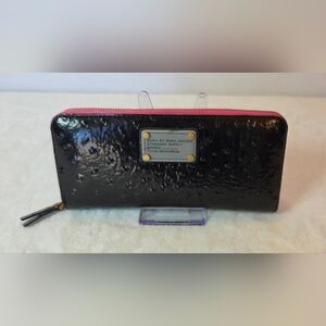 Marc Jacobs Zip Around Wallet Black Patent Ostrich Embossed Pink Interior